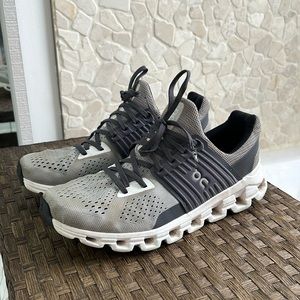 ON RUNNING CLOUDSWIFT SIZE 10